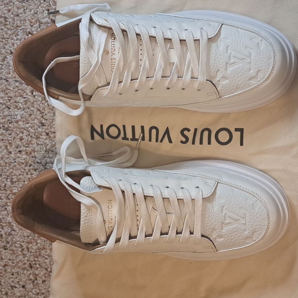 Louis vuitton Beverly Hills Sneaker sz US 9.5 EXCELLENT CONDITION